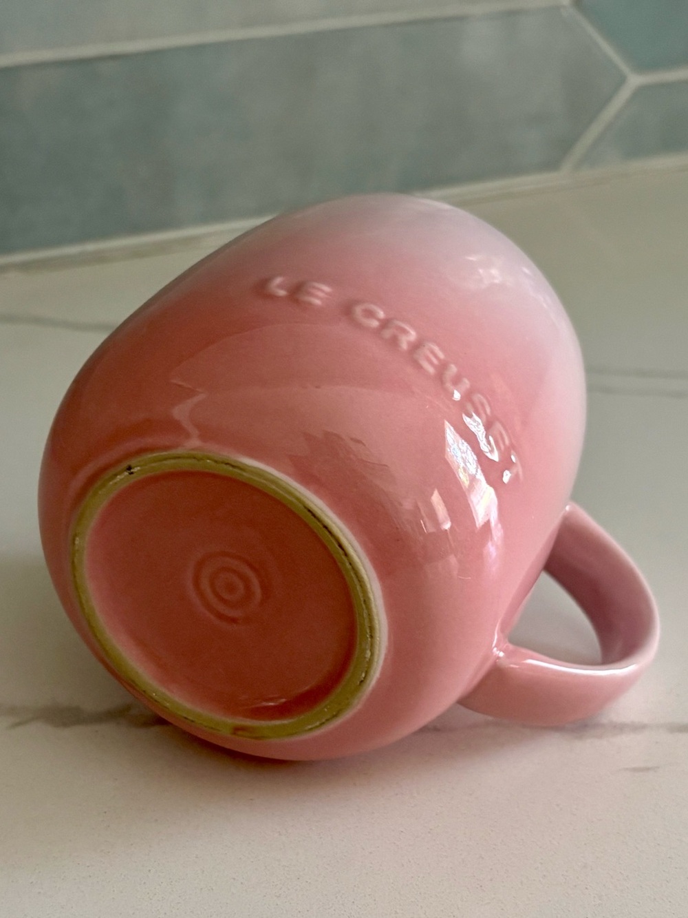 Le Creuset Stoneware 380ml "U" Mug (Sphere Mug) — Shell Pink Ombré - Picture 2 of 7